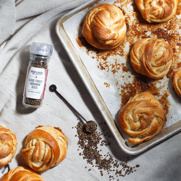 Burlap & Barrel Cloud Forest Cardamom Seeds - Image 4